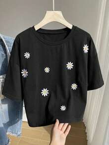 SHEIN EZwear 大码夏季休闲雏菊刺绣圆领短袖T恤 - 黑色 - 查看 4