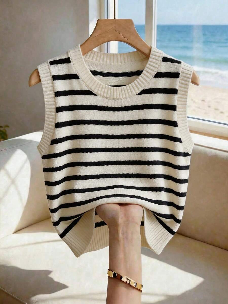 Franclia New Arrival Spring/Autumn Casual Gentle Korean Sweet Knitted Ladies Sweater Vest - Black and White - View 1