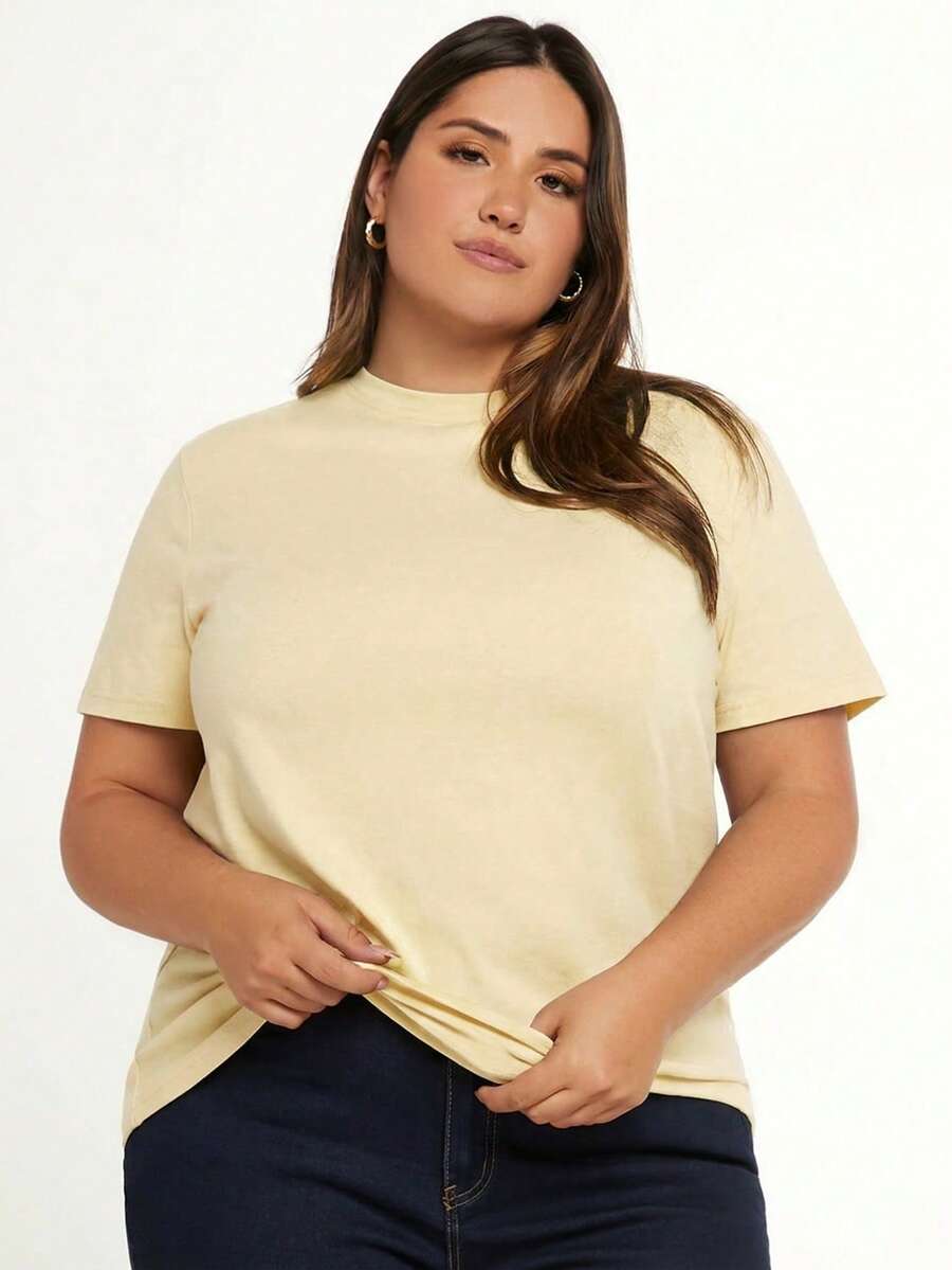 SHEIN BASICS Áo thun ngắn tay màu trơn dành cho nữ cỡ lớn, kiểu dáng thường ngày, đa năng. - Màu be - Xem 1