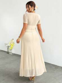 Firerie Gaun Bodycon Wanita Ukuran Plus Elegan Warna Beige untuk Musim Panas, Rajutan Bertekstur, Model A-Line dengan Leher Halter, Jala Jacquard Warna Polos, Cocok untuk Pernikahan, Wisuda - Aprikot - View 2