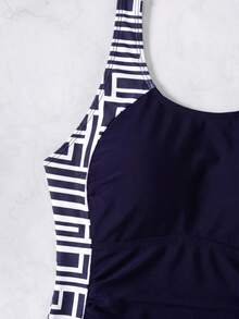 Swim Lushoire Bộ 2 món đồ bơi tankini mùa hè mới, màu kaki, họa tiết hình học ngẫu nhiên, không tay, ôm dáng, xếp ly, kín đáo, quần bơi ngắn, áo bơi thể thao nữ, dây mảnh. - Màu xanh hải quân - Xem 7