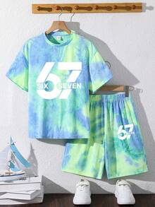 SHEIN 2件套儿童/青少年男童休闲扎染数字67印花短袖T恤和短裤套装，适合通勤、上学、日常休闲、运动、春夏穿着。 - 綠色 - 查看 3