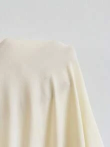 Soleia 大尺碼女款斜肩扭結設計抓皺時尚上衣 - 彩色 - 查看 6