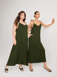 SHEIN BASICS 大码女式纯色宽松休闲吊带连衣裙 - 軍綠色 - 查看 6