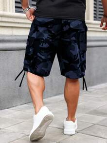 Manfinity LEGND Men's Plus Size Camouflage Wide Leg Loose Cargo Shorts, Holiday - Multicolor - View 2