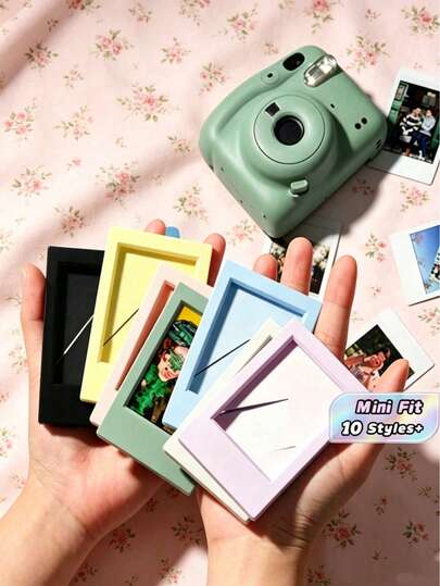 1 adet Mini Klasik Dikey Fotoğraf Çerçevesi, Basit 3 İnç Mini Renkli Yaratıcı Fotoğraf Çerçevesi Standı, Masa Dekoru, Hatıra Fotoğrafları, Koleksiyonluk Kartlar ve Hayran Anılarını Saklamak ve Sergilemek İçin Uygundur
