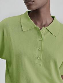 Ontre 女款鼠尾草綠針織 Polo 衫，100% 黏膠纖維透氣上衣，適合夏季商務休閒辦公穿著，V 領落肩短袖襯衫 - 綠色 - 查看 5