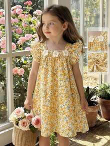 SHEIN Vintaside Kids 女童藍白條紋方領荷葉袖花卉裝飾寬鬆A字洋裝，適合休閒、海灘、夏季度假穿著 - 黃色 - 查看 1