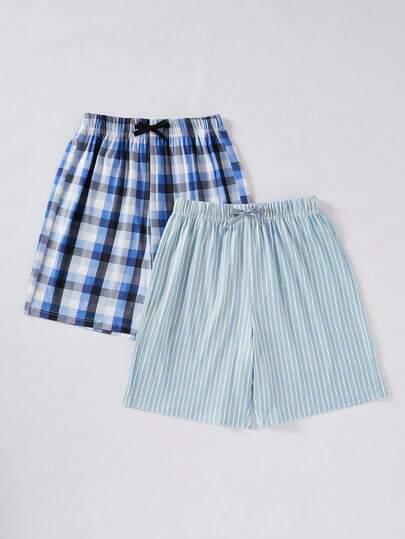 Bộ 2 món dành cho bé trai tuổi teen: quần short kẻ caro xanh dương, trắng và đen, cùng quần dài cạp chun kẻ sọc xanh nhạt và trắng, chất liệu mềm mại và thoải mái để mặc ở nhà.