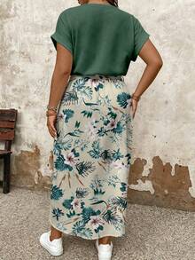 EMERY ROSE Plus Size Women's Round Neck Printed Short Sleeve Asymmetrical Hem Split Dress - Multicolor - View 2