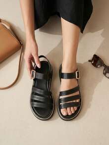 Sandalia con plataforma y hebilla dorada ajustable - Negro - Ver 2