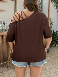 SHEIN LUNE Áo thun nữ cỡ lớn màu đen trễ vai, thích hợp cho lễ hội âm nhạc mùa hè, dành cho phụ nữ có thân hình đầy đặn, kiểu dáng giản dị, đa năng và thời trang. - màu nâu - Xem 2