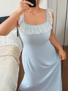 Napfluff CURVE Napfluff CURVE Camisón largo con volantes de encaje azul claro para mujer de talla grande - Azul - Ver 6