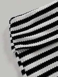 SHEIN Girlism Bộ 2 món cho bé gái/thiếu nữ mùa xuân/hè, gồm áo hai dây dệt kim sọc jacquard co giãn màu đen trắng và quần short ôm sát cạp thấp, thích hợp cho kỳ nghỉ, tiệc tùng, thường ngày, ngày Valentine, hẹn hò, đi biển, du thuyền, lễ hội, lễ Phục sinh. - Đen và trắng - Xem 5