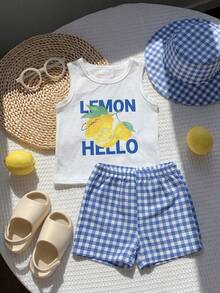 SHEIN Playful Pals 3件組男嬰夏季套裝 白色時尚字母印花背心上衣 藍白格紋休閒短褲 搭配帽子 可愛海灘度假節日戶外穿搭 - 藍色 - 查看 7