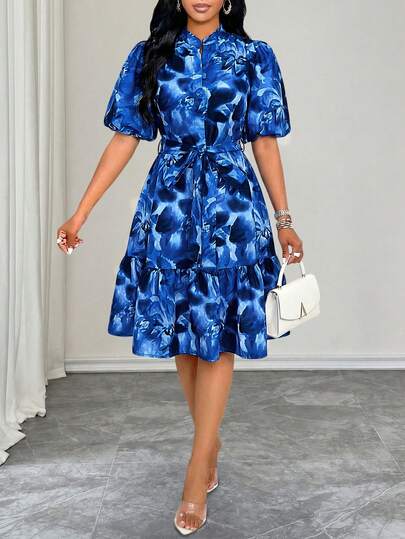 SHEIN Lady Đầm nữ tay ngắn họa tiết hoa, kiểu dáng thanh lịch, dài đến đầu gối.