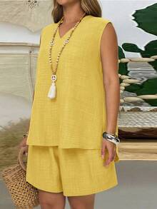 EMERY ROSE Plus Size Women V-Neck Solid Color Yellow Top And Shorts 2 Pieces Casual Set,Summer Vacation - Yellow - View 4