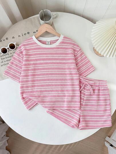 SHEIN Bộ 2 món áo ngắn tay dệt kim trơn và quần short rộng phong cách thường ngày cho bé gái tuổi Tween LMoss