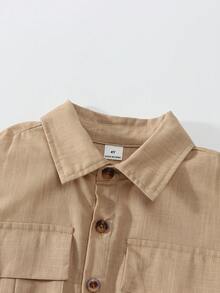 SHEIN Genkimix Kids 儿童夏季连体衣，简约百搭设计。翻领短袖，双胸袋装饰，时尚百搭，适合春夏日常穿着、外出和度假。 - 卡其色 - 查看 6