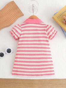 SHEIN 女嬰休閒西瓜刺繡POLO領紋理針織粉色條紋拼接前片荷葉袖洋裝，適合夏季休閒、度假、街頭穿搭 - 粉色 - 查看 2