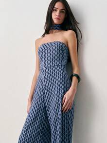 Nöista Bộ jumpsuit trễ vai với chất liệu jacquard họa tiết hình học, phần thân áo ôm sát, quần ống rộng và vòng cổ choker cùng màu. Thích hợp cho mùa xuân, mùa hè, đám cưới, sự kiện trang trọng. - Xanh và trắng - Xem 5