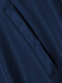 Manfinity Homme Jaket Baseball Kasual Pria Ukuran Besar dengan Kerah Resleting Warna Kontras - Navy Blue - View 6