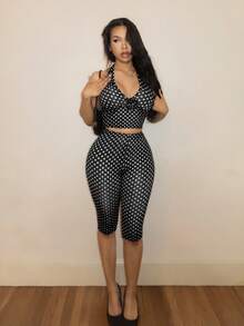 SHEIN PETITE Bộ đồ 2 mảnh gợi cảm phong cách nghỉ dưỡng dành cho nữ, gồm áo crop top hở lưng buộc dây phía trước và quần capri cạp cao ôm sát, họa tiết chấm bi. - màu đen - Xem 6