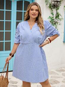 SHEIN CURVE+ Abito estivo semplice con maniche a sbuffo e scollo incrociato, disponibile nei colori blu, oro, giallo, blu e bianco. Abito estivo da donna con maniche a sbuffo. Abito da picnic. Set primaverile da donna. Abito primaverile da donna, abito estivo, abbigliamento primaverile - Blu e Bianco - Visualizzare 6