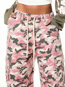 SUMWON WOMEN Pantalones cargo de camuflaje de tiro bajo con paracaídas, con adornos de perlas y rhinestones, pantalones anchos con cordón - Rosa - Ver 4