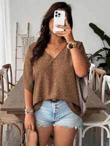 SHEIN VCAY Blusa holgada con cuello en V, estampado de leopardo y mangas con volantes para tallas grandes, ideal para vacaciones, verano, Día de la Madre, vacaciones, festivales, estilo western - Marrón - Ver 5