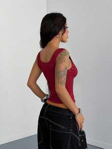 StreetHx Women's Fashionable Metal Decor White Tank Top - Burgundy - View 2