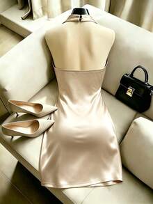 Elegante vestido marrón de moda nueva con cuello drapeado, pliegues en la cintura para un ajuste ceñido, sexy, elegante, estiloso, vestido mini ajustado marrón - Champán - Ver 2