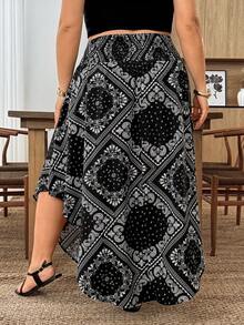 SHEIN CURVE+ Plus Size Women's Solid Color Curved Hem Tie-Front Summer Vacation Print Skirt - Black - View 2