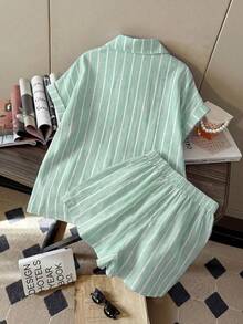 EMERY ROSE Bộ 2 món áo sơ mi maxi tay ngắn vai trễ dáng rộng sọc xanh 51% cotton + quần short lưng thun, trang phục nghỉ hè cho nữ, áo blouse thanh lịch, quần short đi biển, bộ đồ đi biển, áo mùa hè, bộ đồ hè nữ, phong cách Bohemian casual đi nghỉ, phù hợp cho tiệc, lễ Phục sinh, lễ hội âm nhạc Hawaii và kỳ nghỉ nhiệt đới - màu xanh lá - Xem 2
