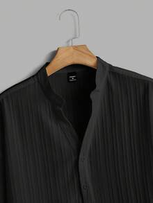 Manfinity Homme 男士夏季休闲度假通勤纯色纹理面料短袖衬衫和抽绳腰短裤套装 - 黑色 - 查看 5