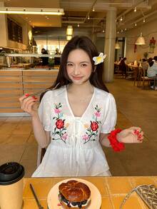 DAZY 女士V领韩版刺绣花卉上衣 夏季 - 白色 - 查看 7