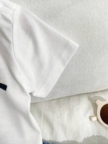 SHEIN 两件套男婴圆领短袖可爱动物印花T恤+松紧腰破洞牛仔短裤，休闲复古街头风穿搭，适合夏季日常穿着 - 白色 - 查看 6