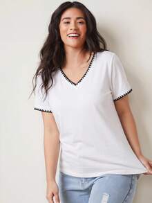 SHEIN BASICS 大码女式休闲V领短袖T恤，夏季 - 白色 - 查看 1