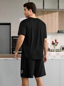 CoupledUp Bộ đồ ngủ nam tối giản cổ tròn in hình trái tim - màu đen - Xem 3