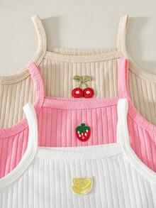 SHEIN 3件套女婴浅粉/玫瑰粉/乳白色罗纹面料连体衣，水果刺绣，吊带方领设计。柔软弹力罗纹面料，亲肤舒适，适合休闲和户外穿着。 - 彩色 - 查看 6