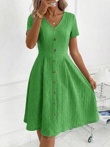 SHEIN Clasi Đầm nữ dáng suông tối giản, màu trơn, chất liệu vải có họa tiết, cổ chữ V, tay ngắn, thắt eo, thích hợp mặc đi làm hàng ngày, mùa hè. - màu xanh lá - Xem 3