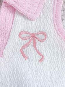 SHEIN Playful Pals Bộ 2 món đồ gia đình đồng bộ cho bé gái mùa hè màu hồng và trắng, áo vest không tay cổ bẻ thêu nơ dễ thương phối cùng chân váy quần short lưng thun - trắng - Xem 5