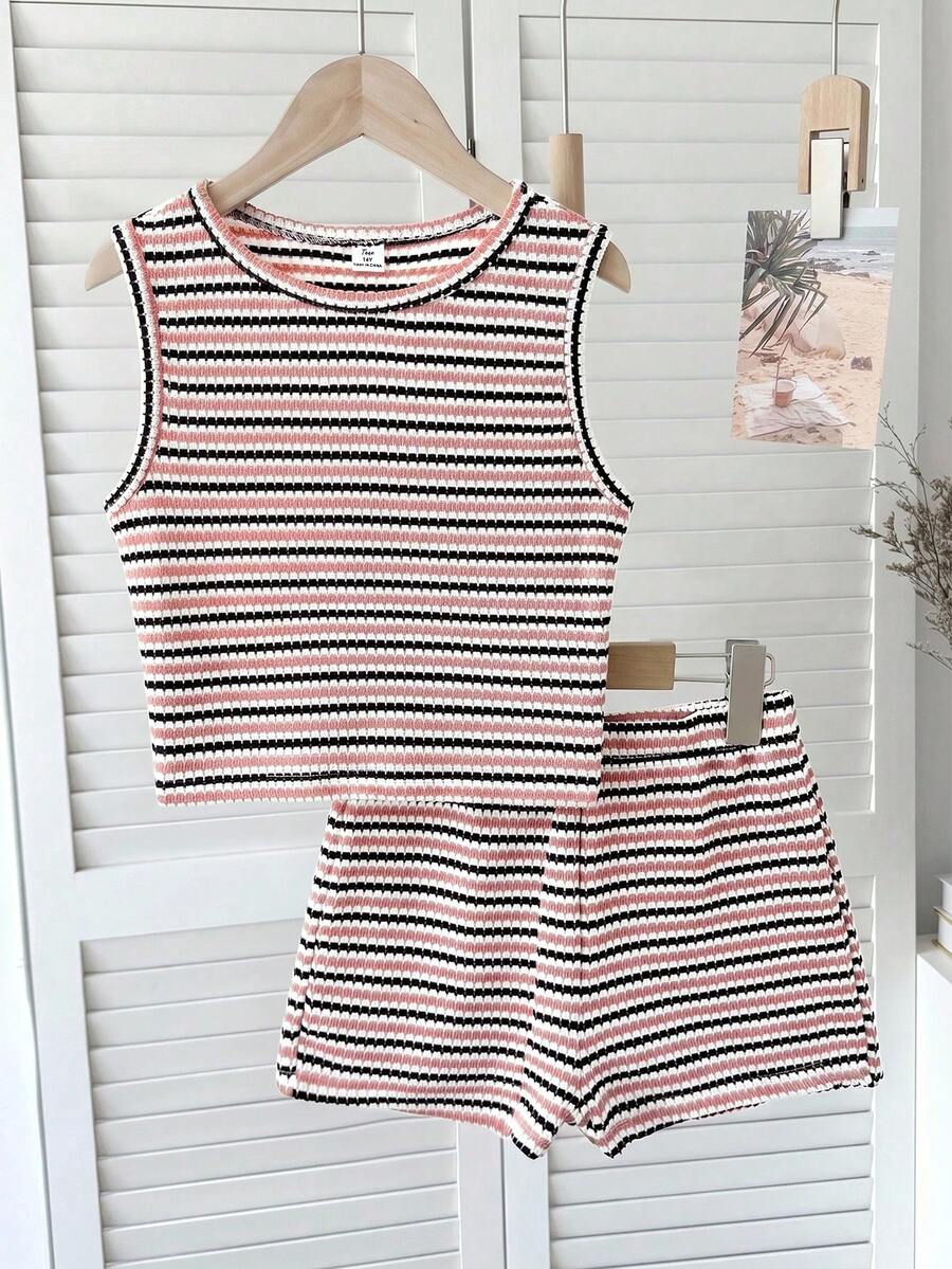 SHEIN 少女宽松休闲简约度假风纹理灰粉色舒适圆领无袖条纹背心和短裤套装 - 彩色 - 查看 1