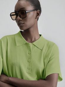 Ontre 女款鼠尾草綠針織 Polo 衫，100% 黏膠纖維透氣上衣，適合夏季商務休閒辦公穿著，V 領落肩短袖襯衫 - 綠色 - 查看 4