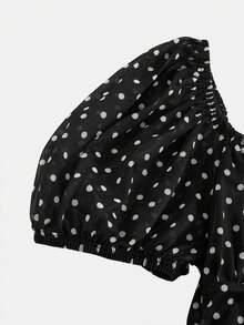 SHEIN Đầm ngắn xếp ly eo, tay phồng, lưng hở, chất liệu lưới dệt kim họa tiết chấm bi, thích hợp cho kỳ nghỉ, phong cách cổ điển/bãi biển/đại dương/thanh lịch/dễ thương dành cho thiếu nữ mùa xuân hè. - Đen và trắng - Xem 5