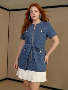 MOTF PREMIUM VESTIDO MINI DE MEZCLILLA CON PARCHES, CUELLO REDONDO Y MANGA CORTA PARA MUJER TALLA GRANDE, PRIMAVERA/VERANO - Azul - Ver 4