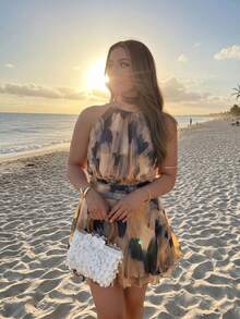 Auralis Váy mini nữ xuân/hè mới không tay cổ giả cao, họa tiết vẽ cọ tie dye, vải lưới nhún xếp tầng, hở lưng, phong cách Boho size lớn, phù hợp đi chơi, hẹn hò, trà chiều, du lịch, lễ hội âm nhạc - màu nâu - Xem 1