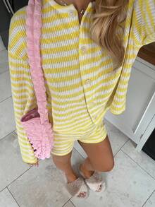 CovetEZ 女士黄色条纹休闲纽扣上衣和短裤两件套 - 黃色 - 查看 4