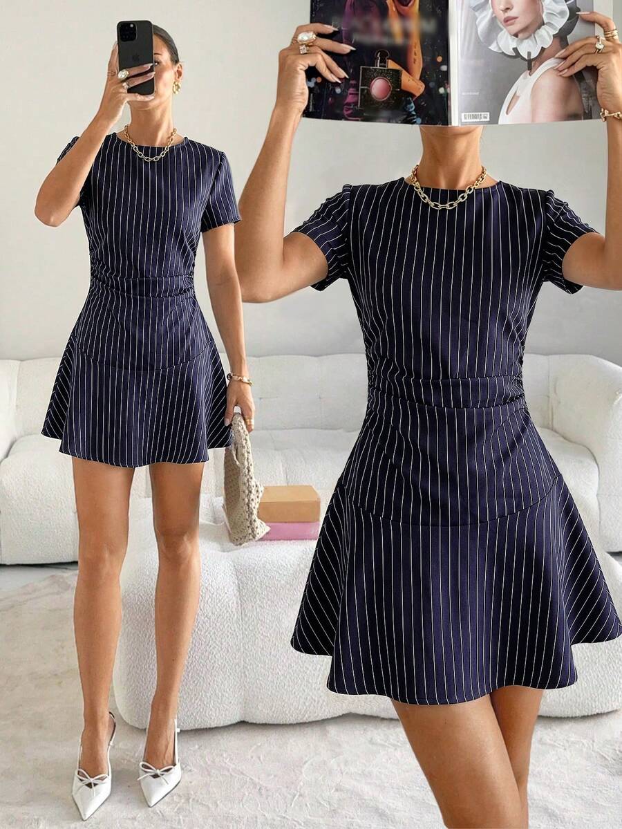 Siren Gaze Đầm sọc thanh lịch sang trọng màu xanh navy cổ tròn tay ngắn dáng mini ôm body chữ A trang phục mùa hè mùa đông phong cách công sở influencer tiệc tùng