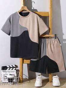 SHEIN Boys' Colorblock Short Sleeve T-Shirt And Loose Casual Sports Shorts Set - Multicolor - View 3